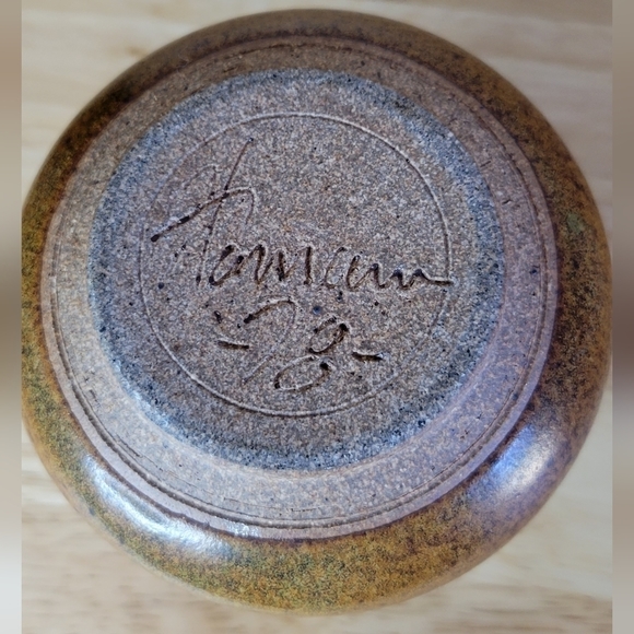 VINTAGE Signed Studio Pottery Pot with Cork Lid - Picture 5 of 5